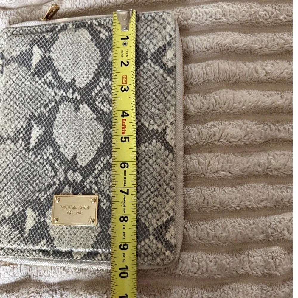 Michael Kors Snakeskin Embossed Zip‎ Around Tablet Case Grey Cream Gold Logo